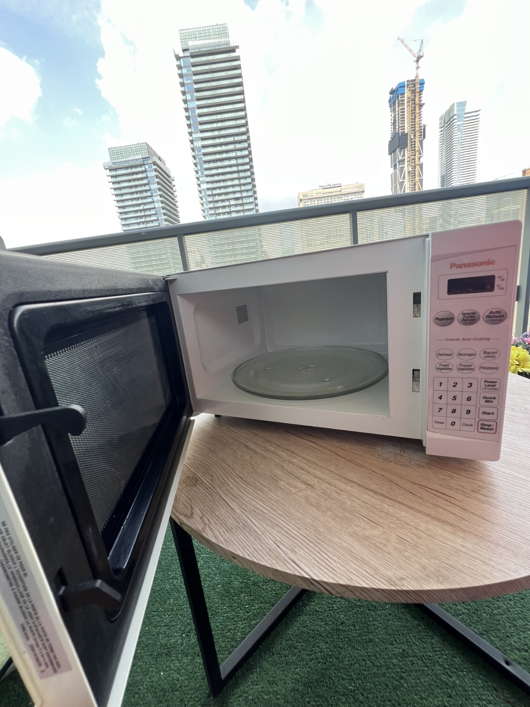 Panasonic Microwave Oven - photo 3