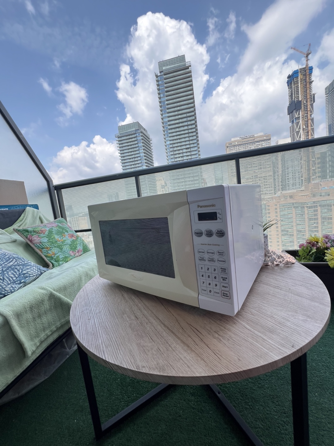Panasonic Microwave Oven - photo 2
