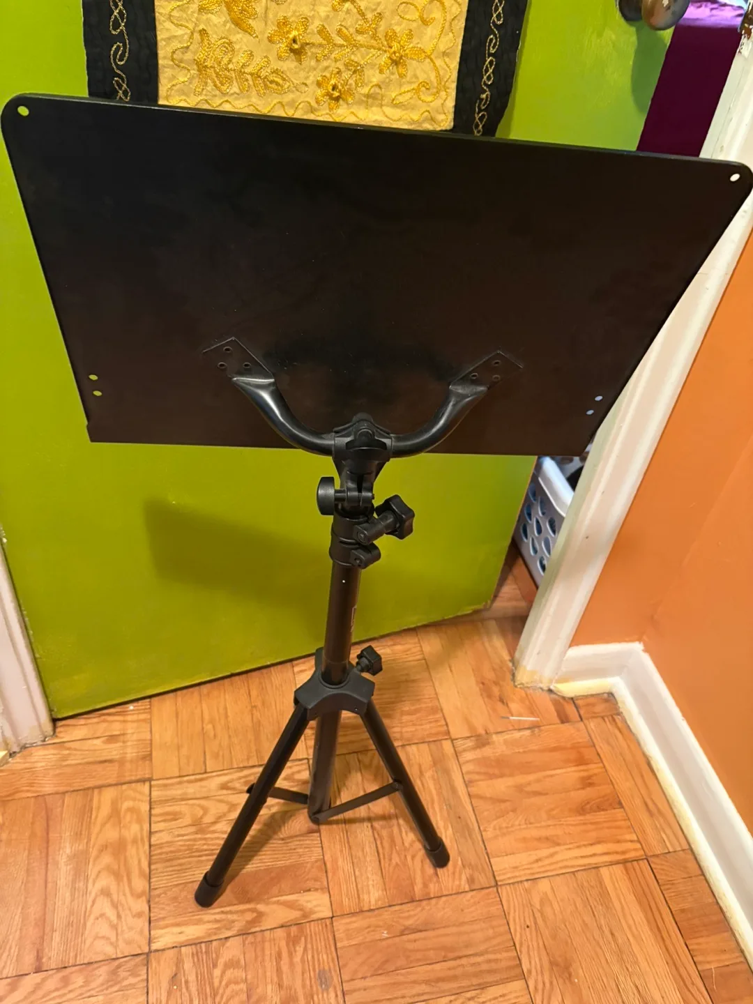 Black Music Stand - Sturdy image indicator(4)