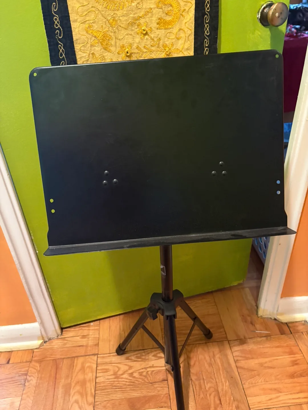 Black Music Stand - Sturdy image indicator(3)