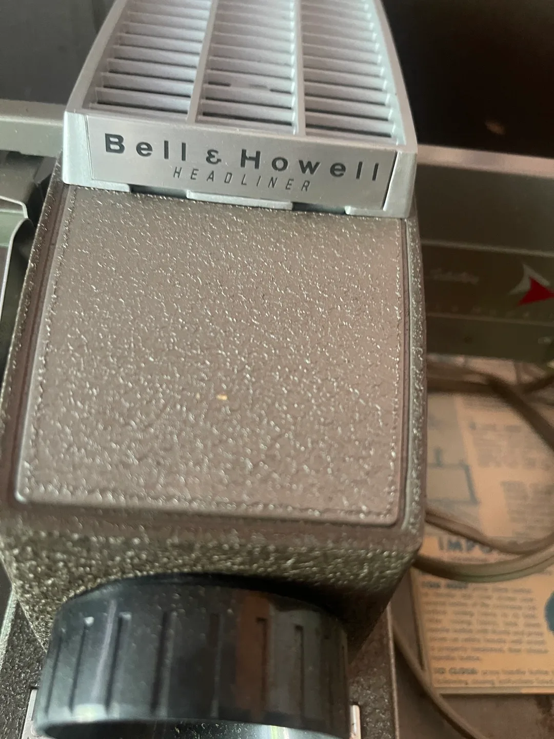 Bell & Howell Headliner Projector w/ Case image indicator(2)