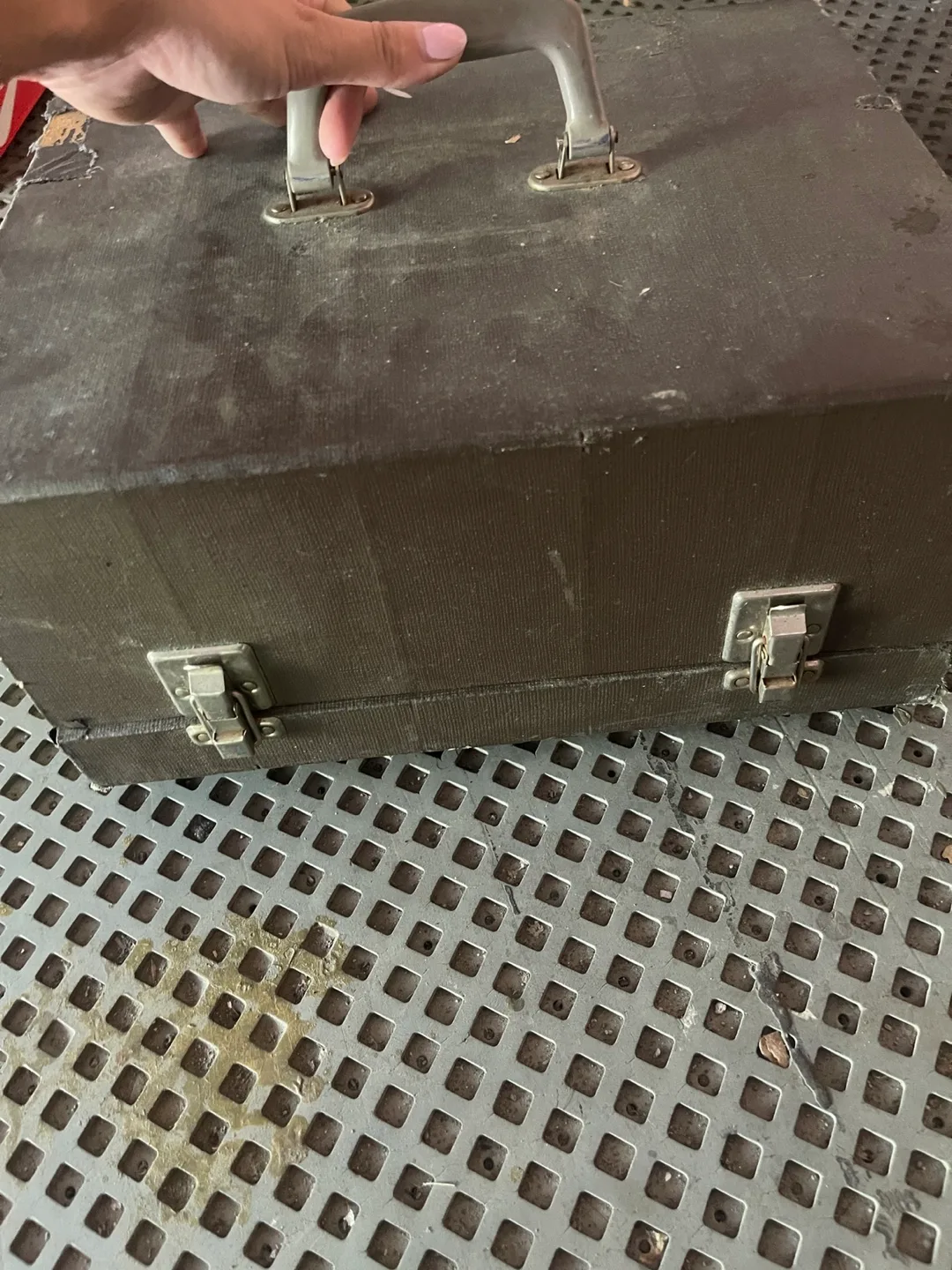 Bell & Howell Headliner Projector w/ Case image indicator(6)