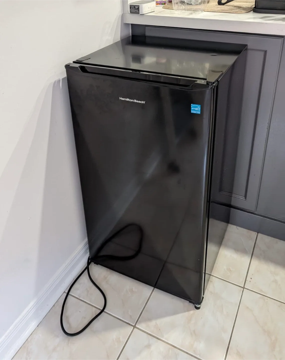 Small personal refrigerator thumbnail