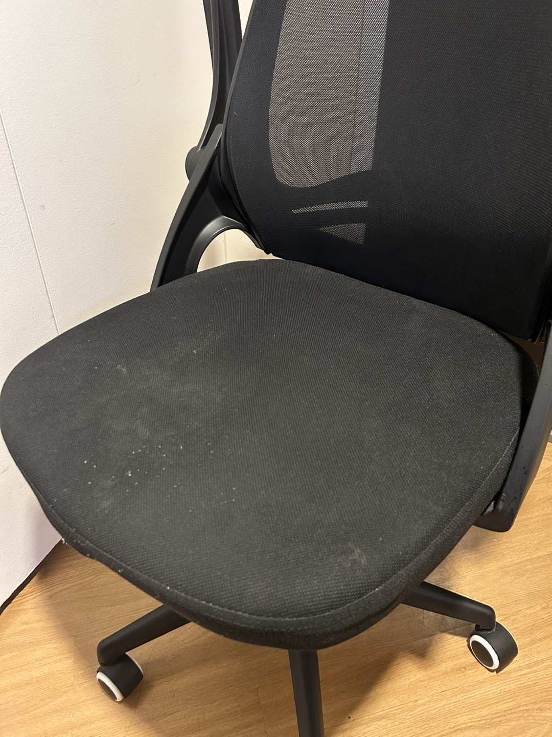 Ergonomic black office chair - photo 4