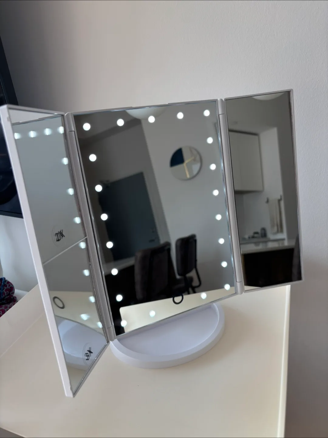 Grace & Stella Vanity Tri-Fold LED Makeup Mirror thumbnail