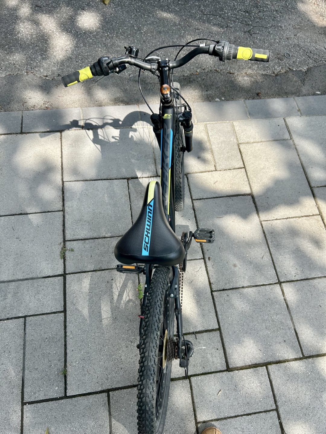 Schwinn 24-Inch Sidewinder Mountain Bike - photo 2
