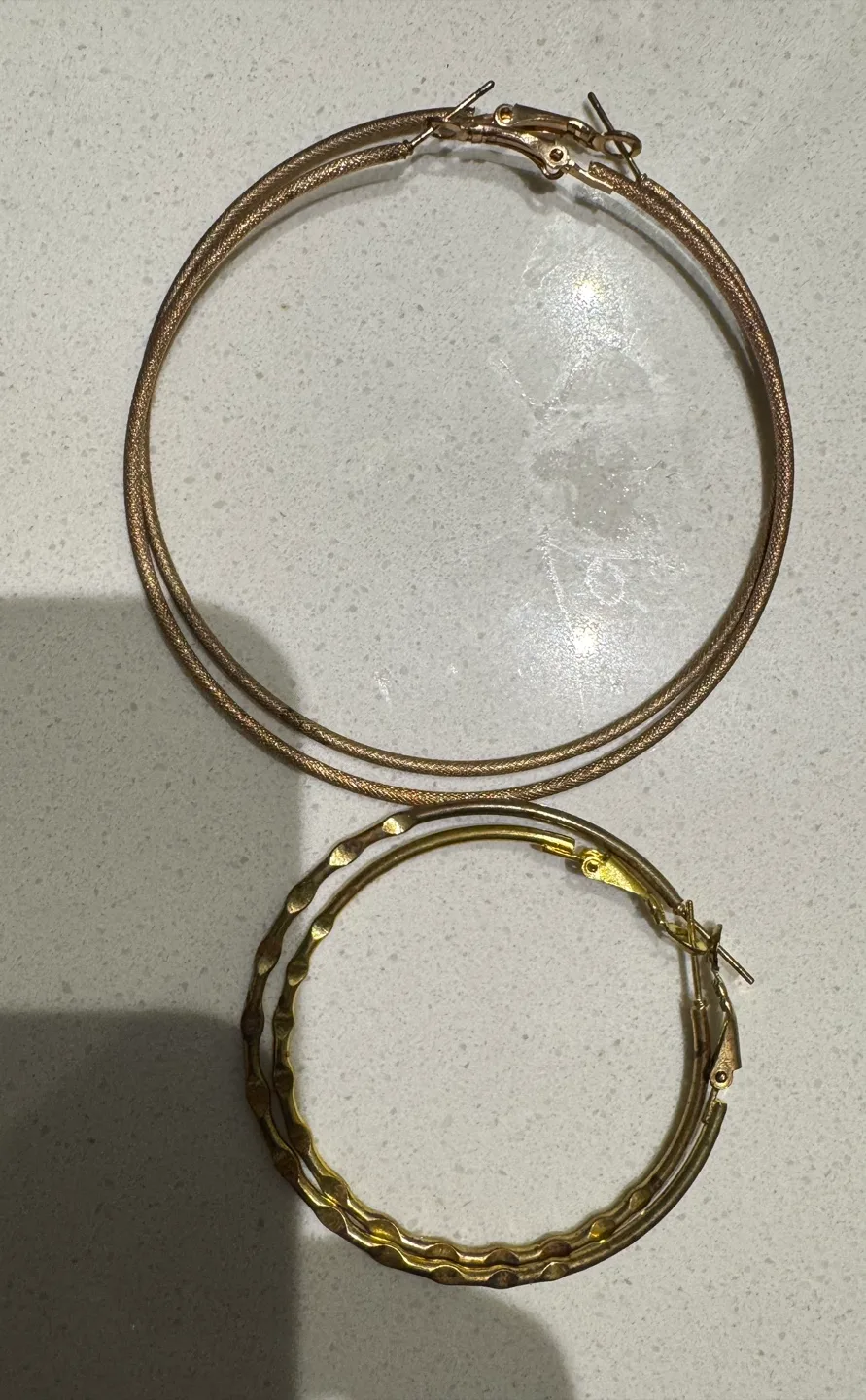 Gold toned jewelry lot image indicator(3)