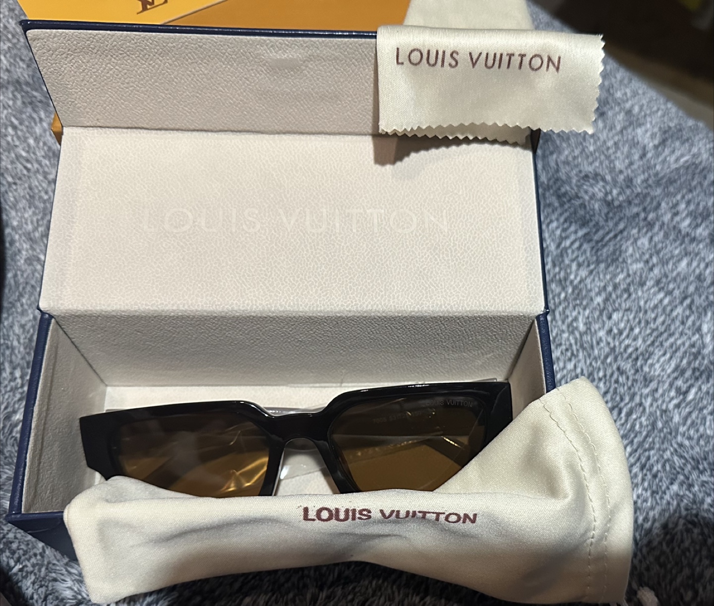 Louis Vuitton Sunglasses with Box