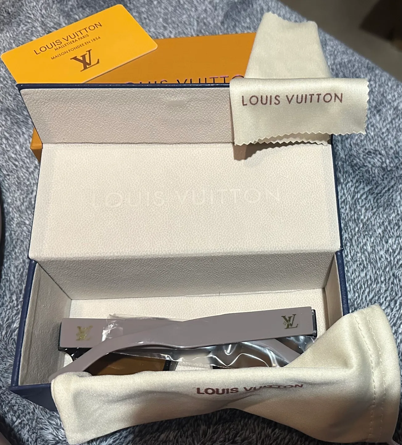 Louis Vuitton Sunglasses with Box image indicator(2)