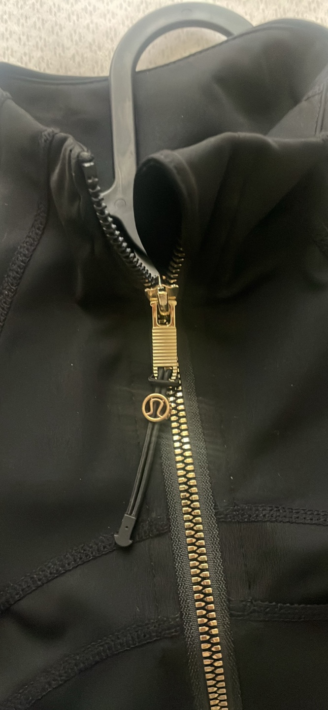 Lululemon Define Jacket Black and gold - photo 2