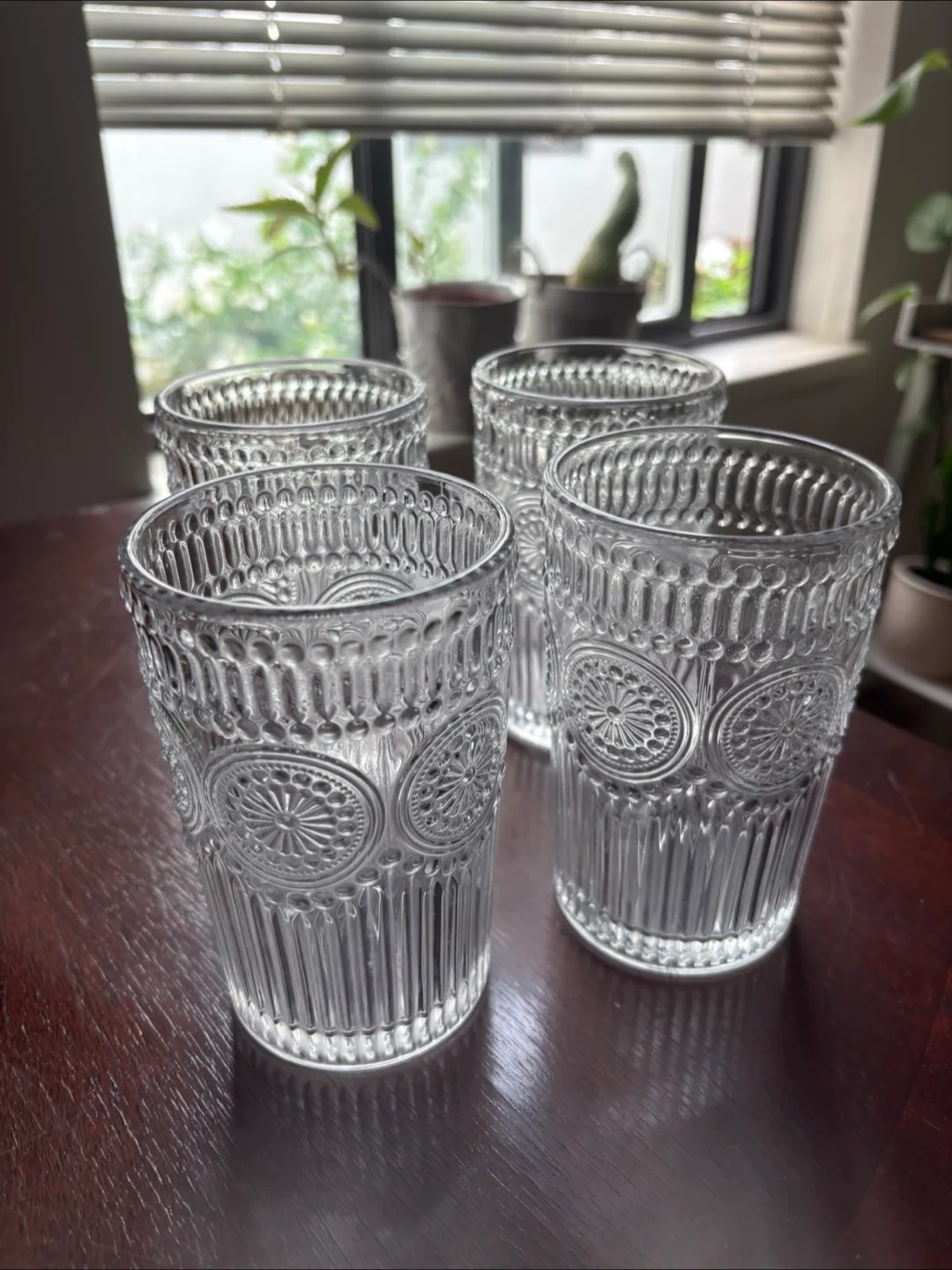Set of 4 Clear Textured Drinking Glasses