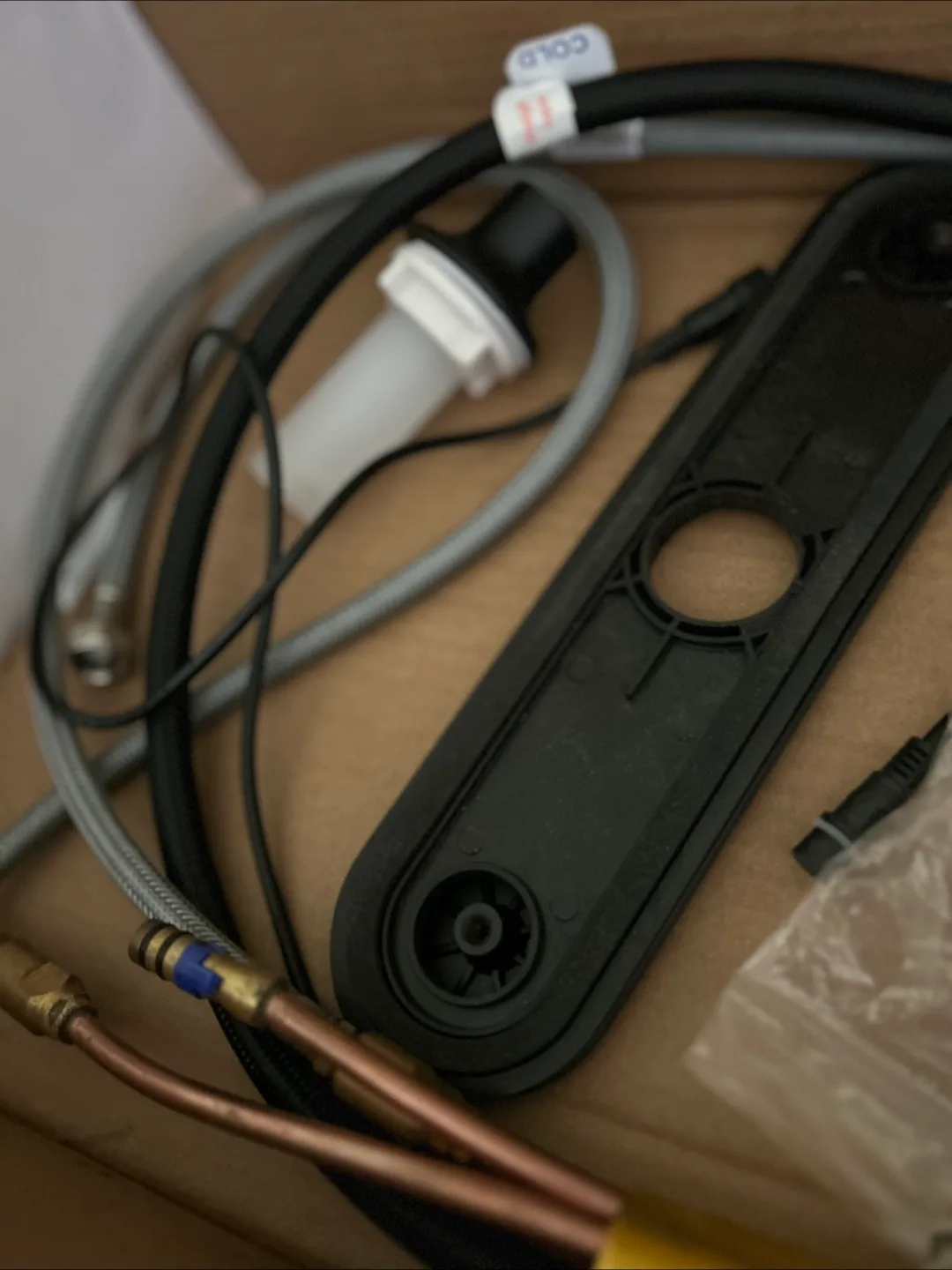 New Kohler R31498-NA Touchless Kitchen Faucet image indicator(4)