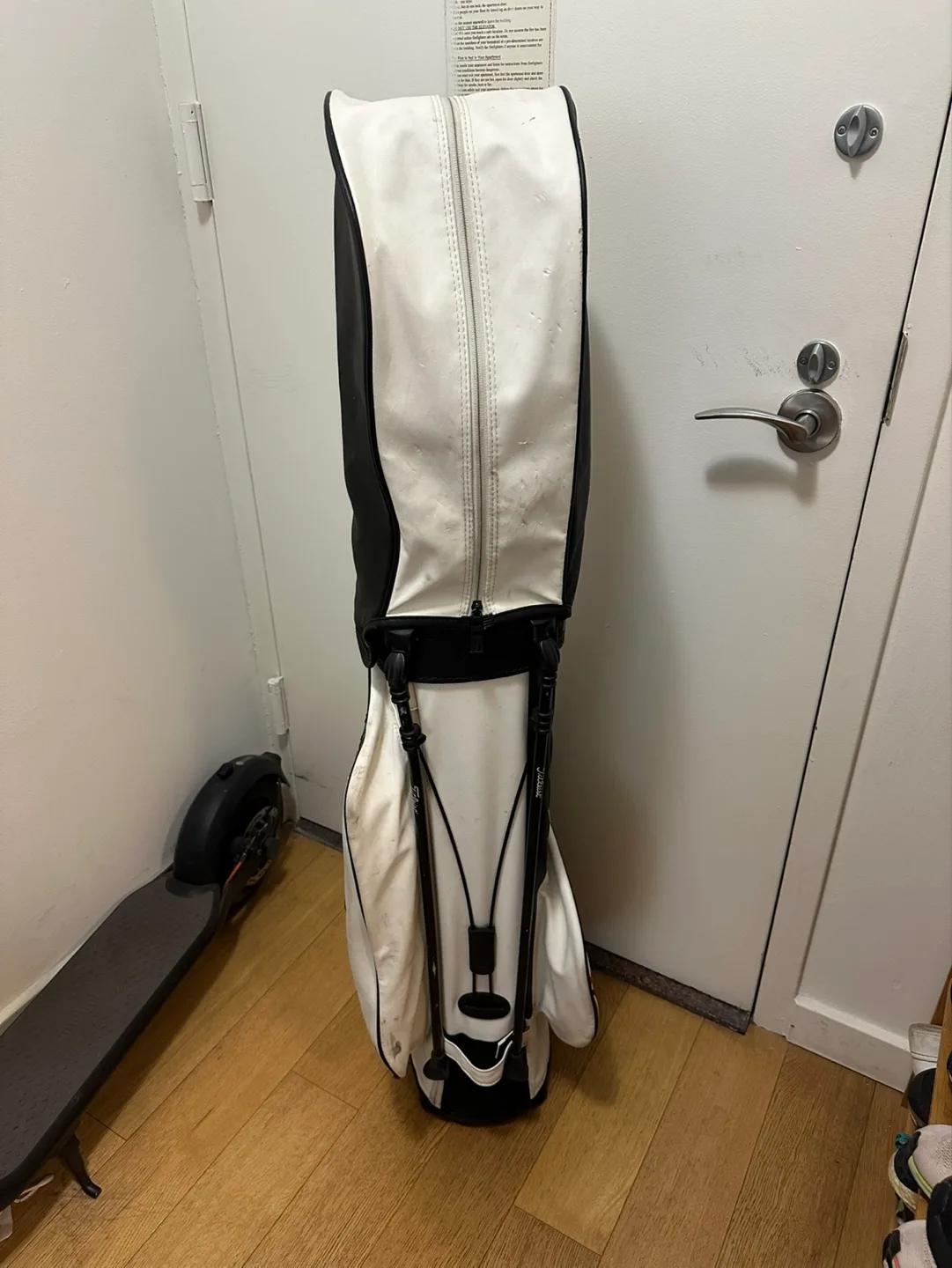 Titleist BRW Collection Golf Stand Bag image indicator(4)