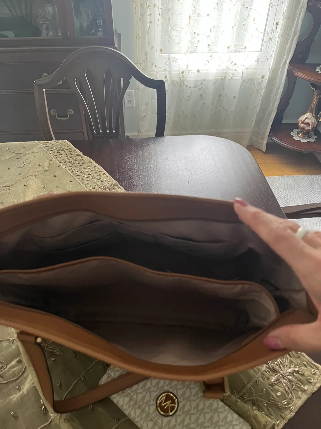 Michael Kors Tote Bag and Wallet Set image indicator(2)