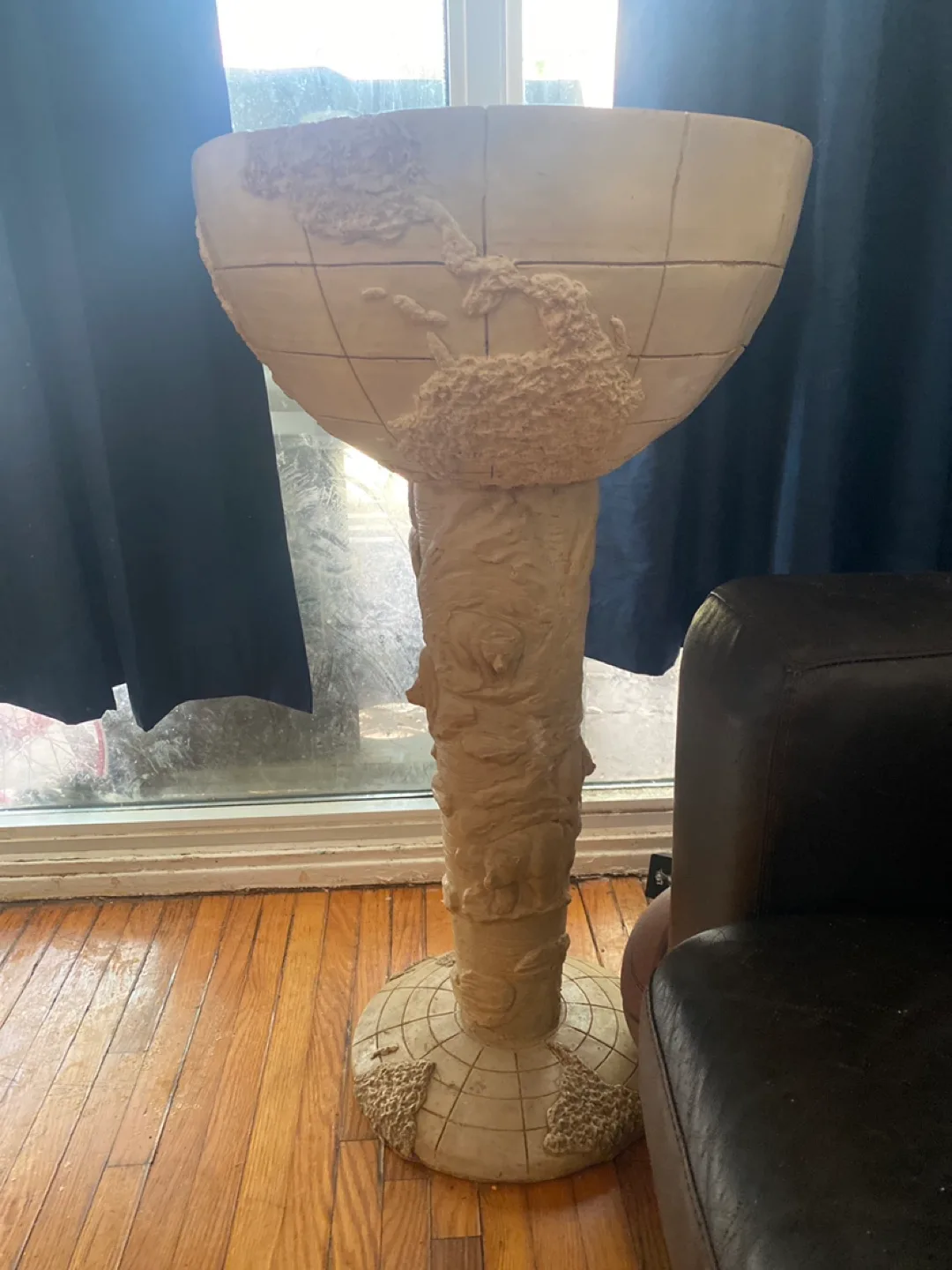 Unique Globe Plant Stand image indicator(2)