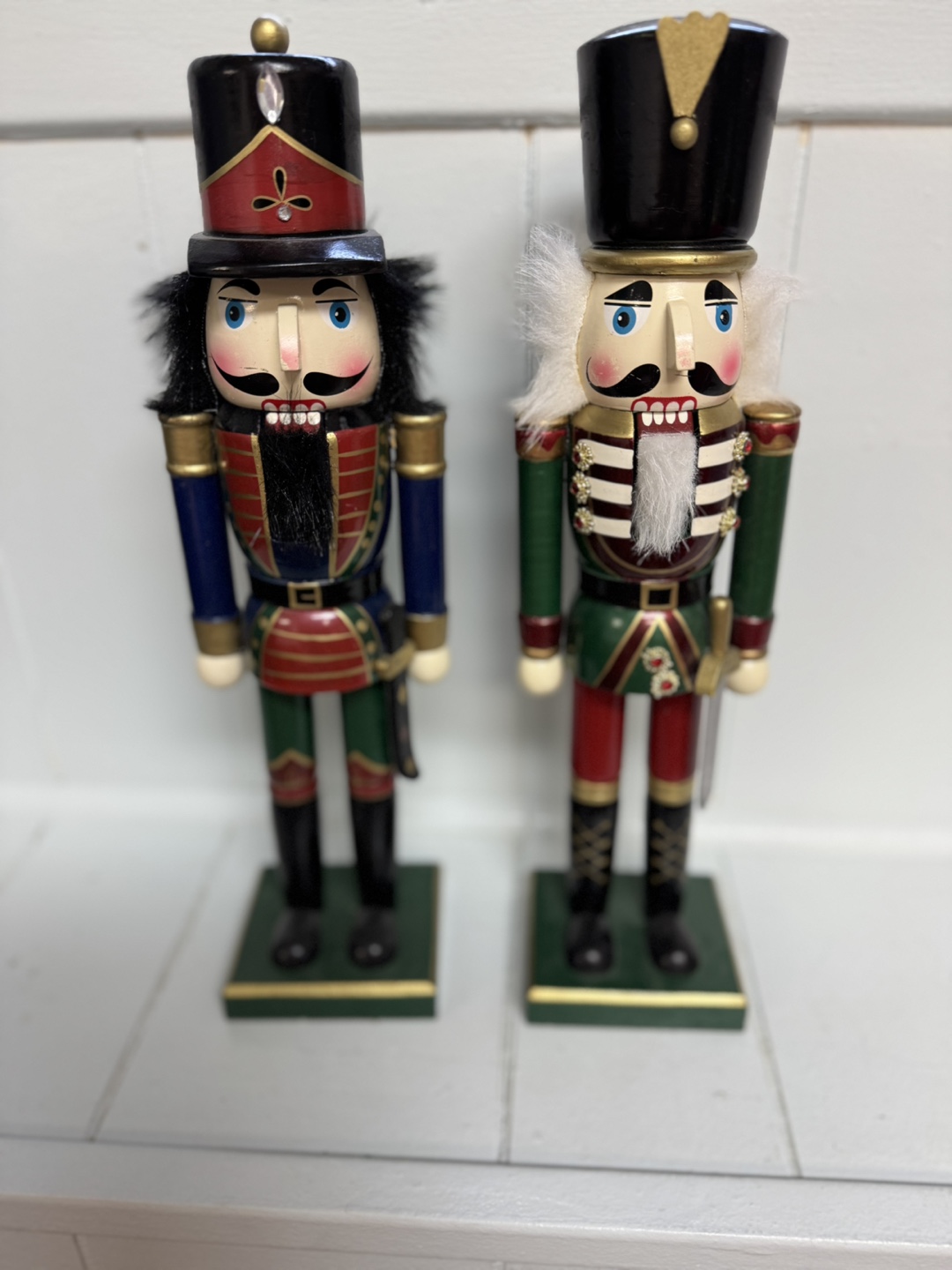 Set of 2 Decorative Nutcrackers
