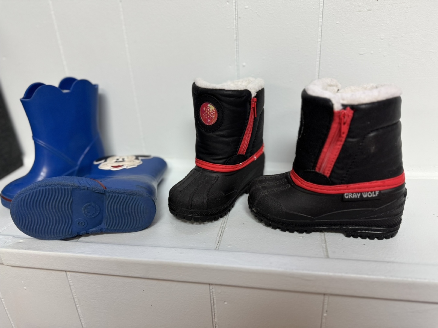 Kids' Boots - Disney & Gray Wolf - Size 6 & 5 - photo 2
