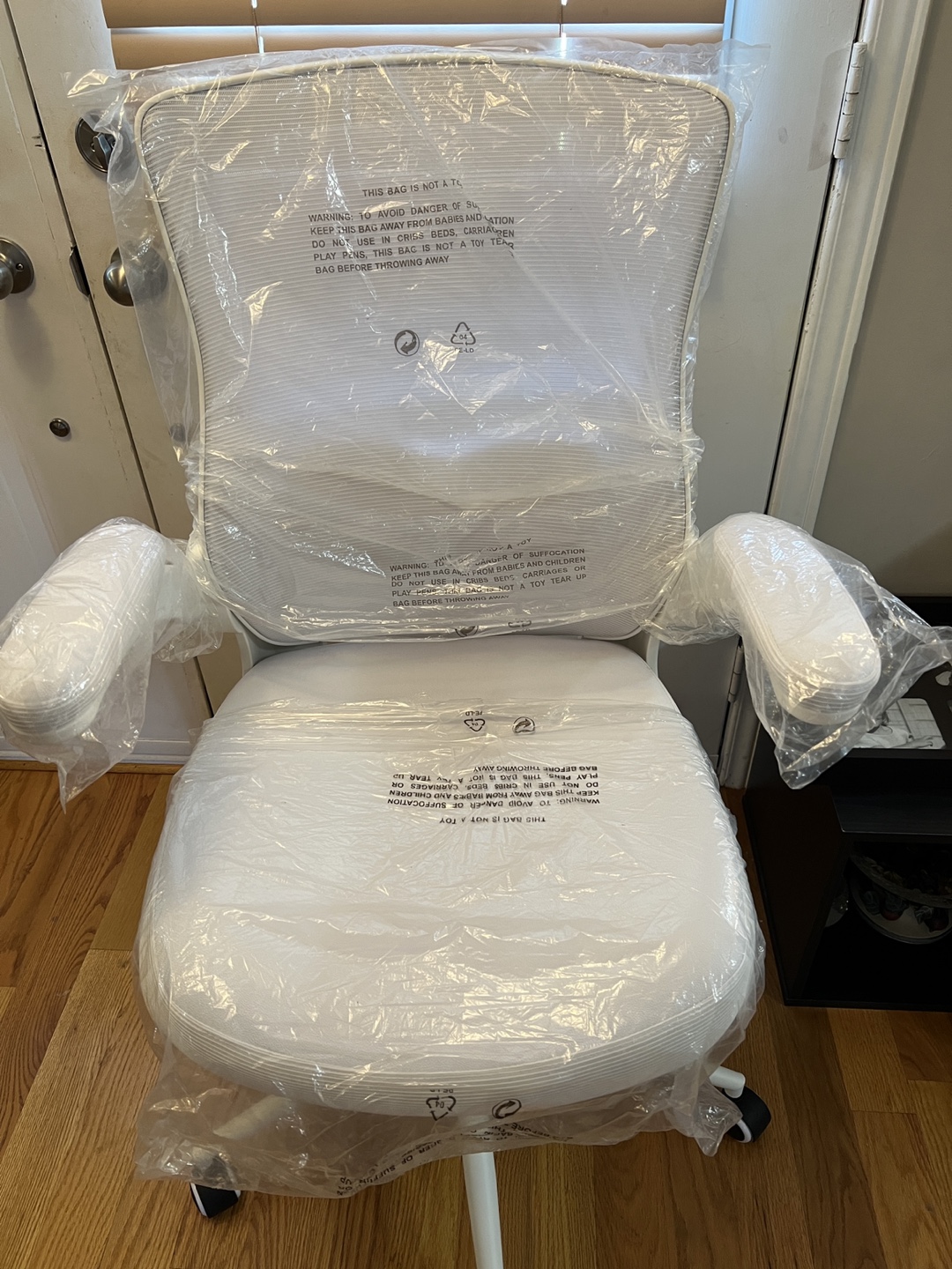 White Office Chair - photo 4