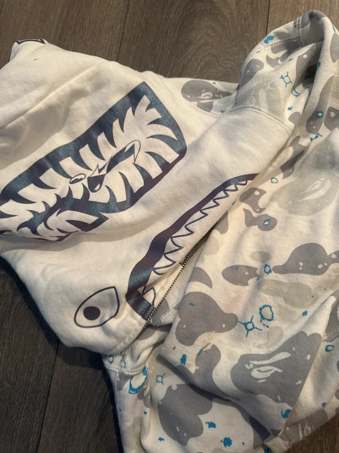 A Bathing Ape BAPE Glow in the dark Shark Hoodie XL image indicator(3)