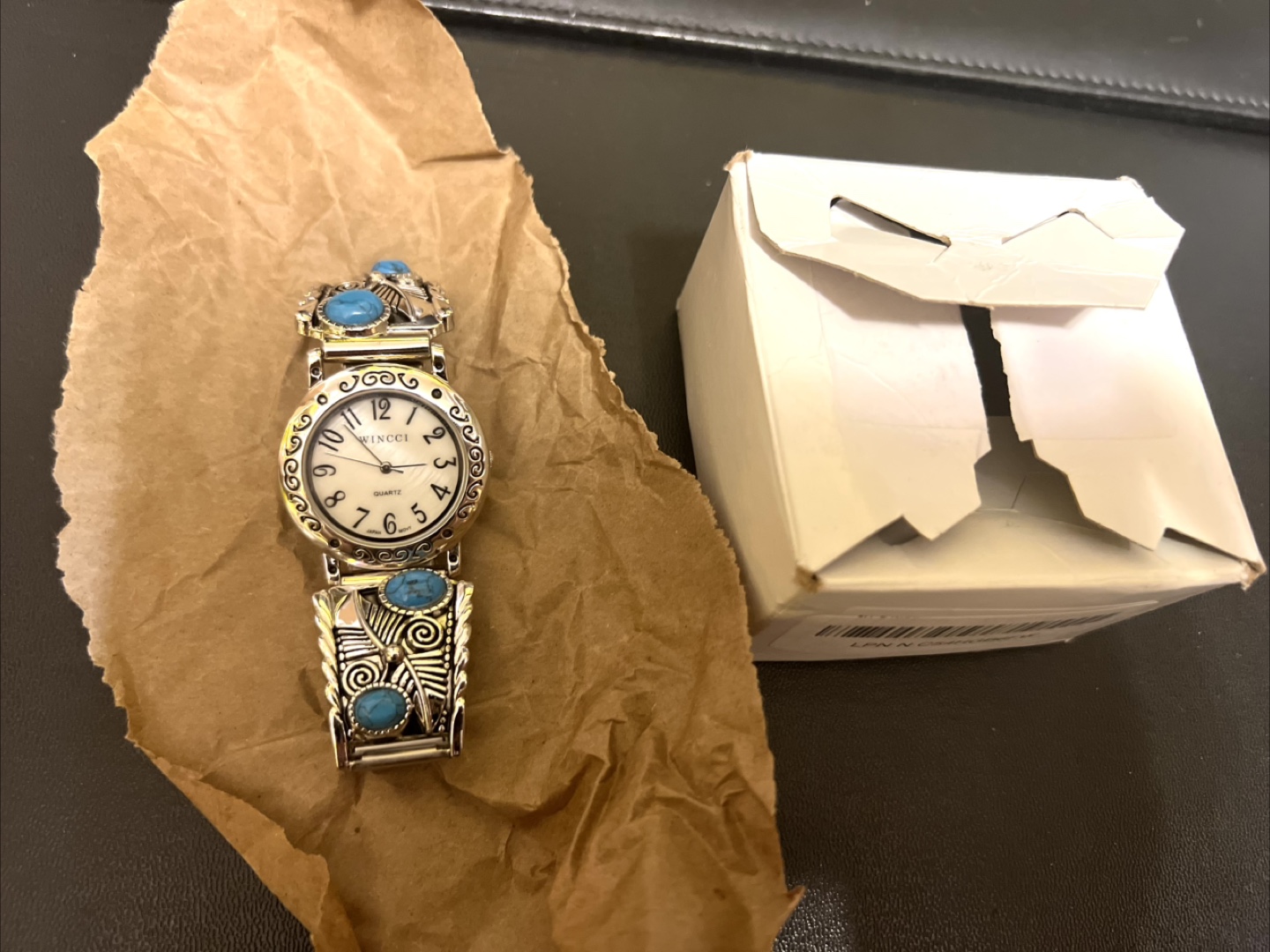Wincci Quartz Watch with Turquoise Accents - photo 4