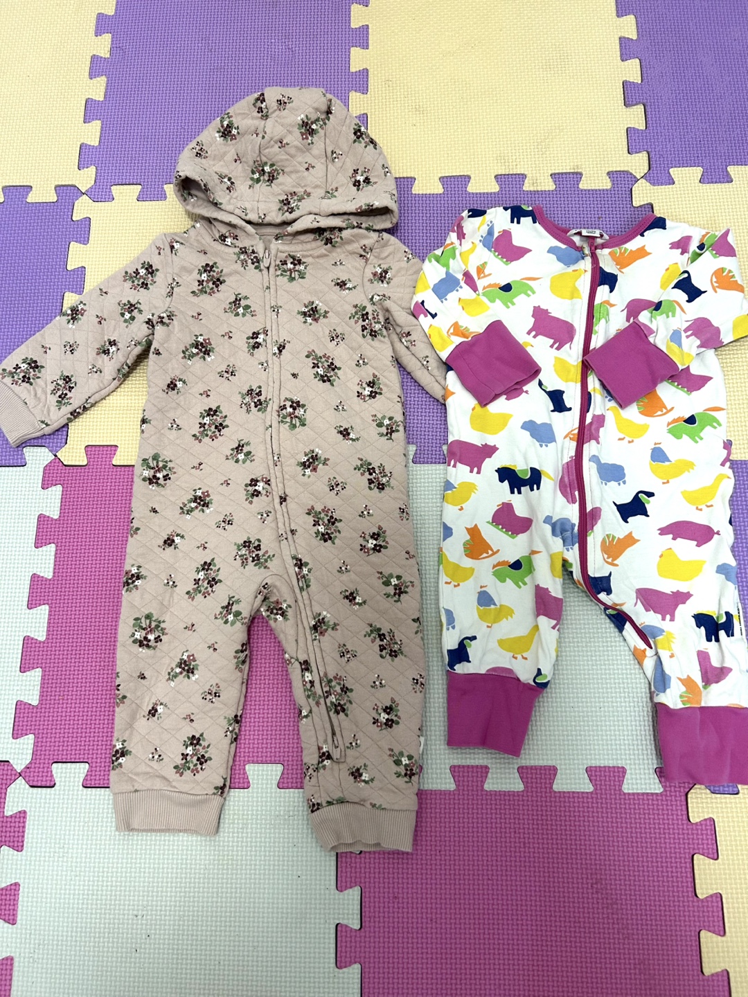 Like new Baby Bunting suit & Romper 9-12months