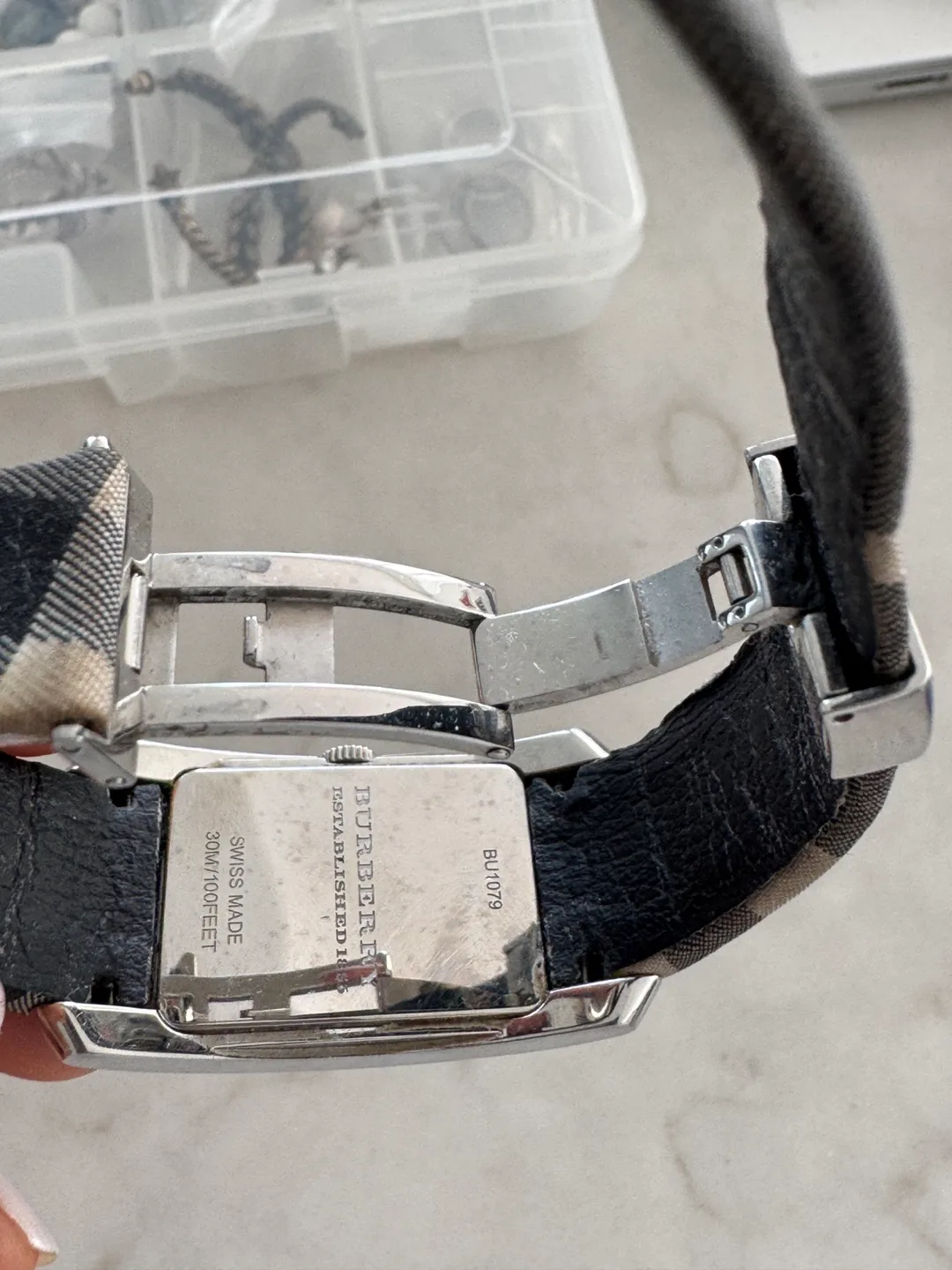 Authentic Burberry BU7079 Ladies Watch image indicator(2)