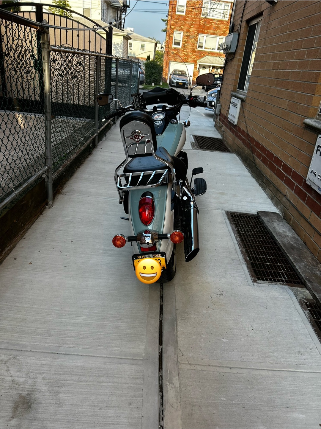 Kawasaki Vulcan 900 Classic Motorcycle - photo 2