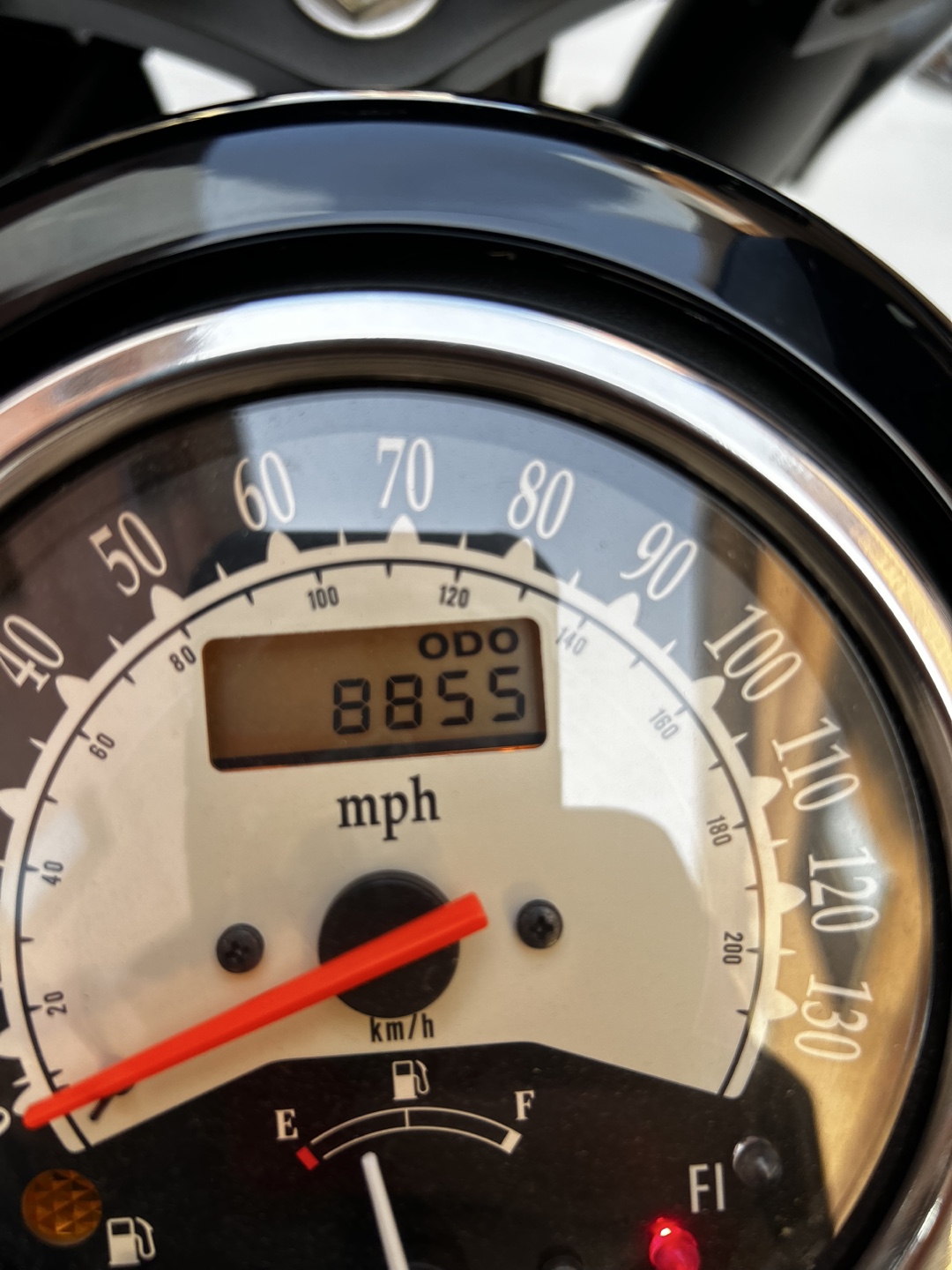 Kawasaki Vulcan 900 Classic Motorcycle - photo 5
