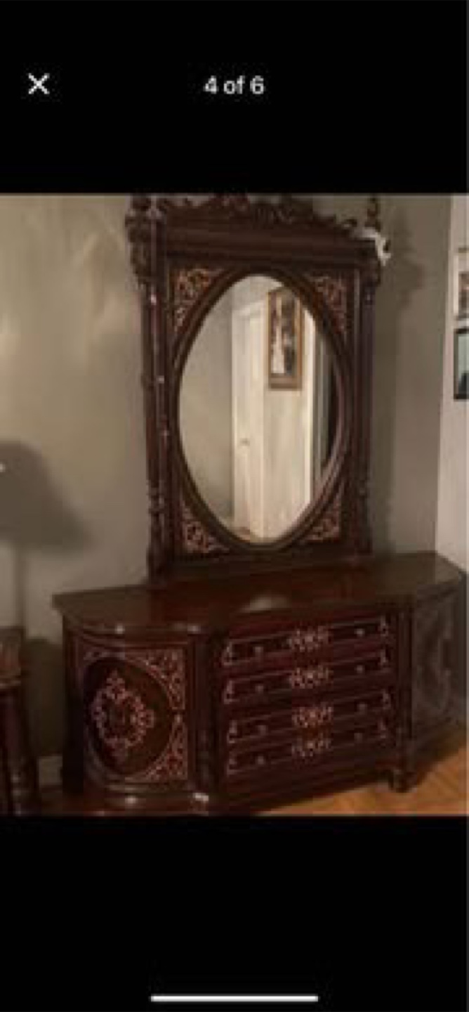 Antique Style Bedroom Set - photo 3