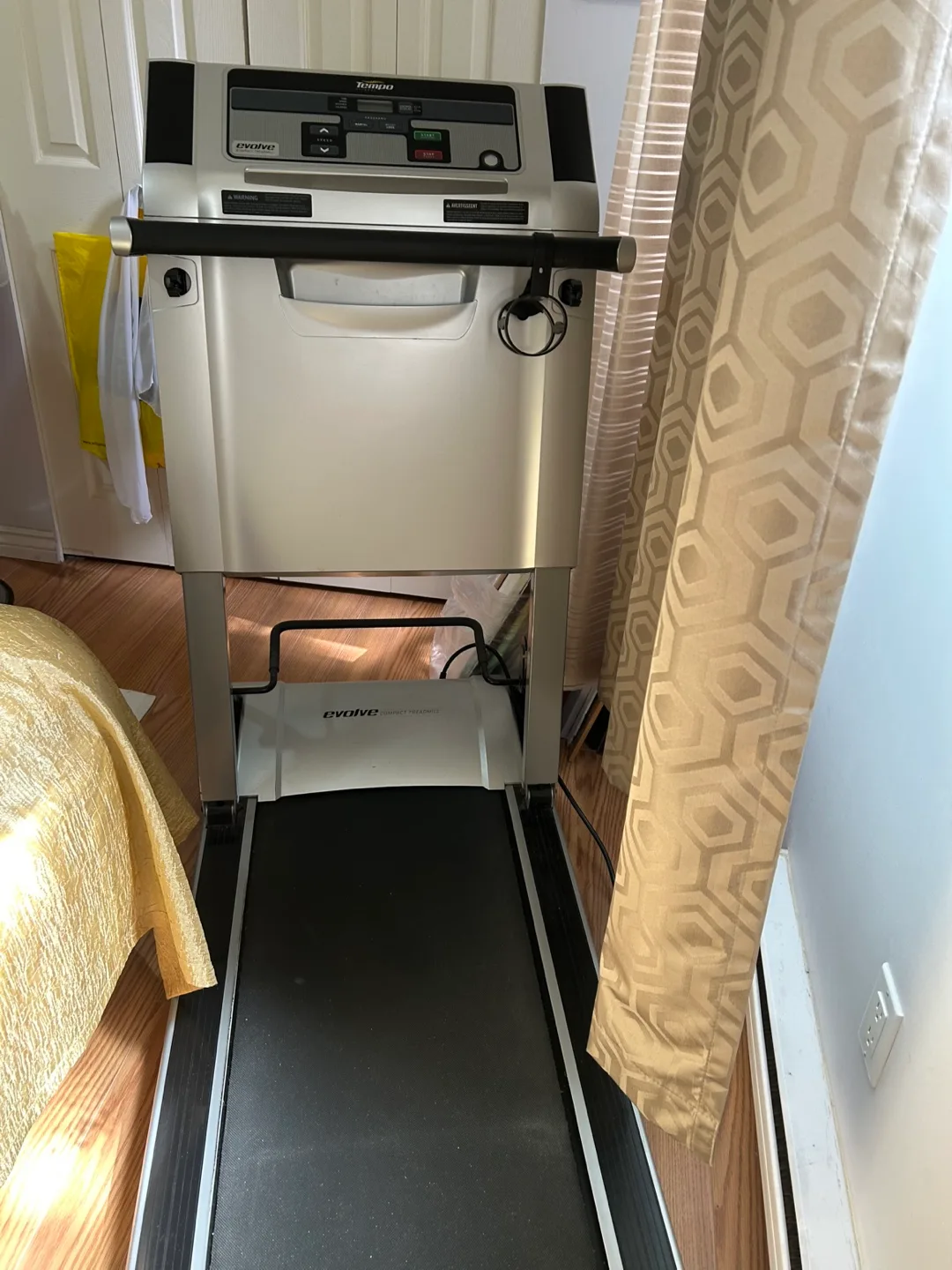 Tempo Fitness Evolve Compact Treadmill image indicator(2)