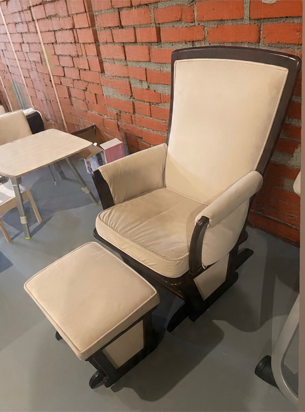 Glider Rocking Chair with Ottoman