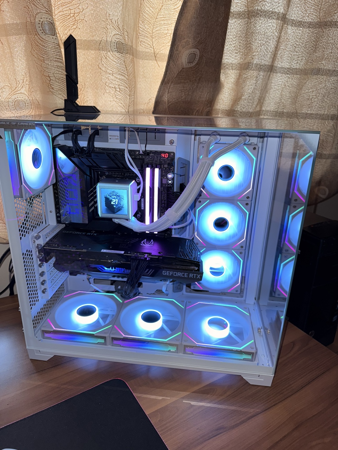 Custom White Gaming PC - photo 4