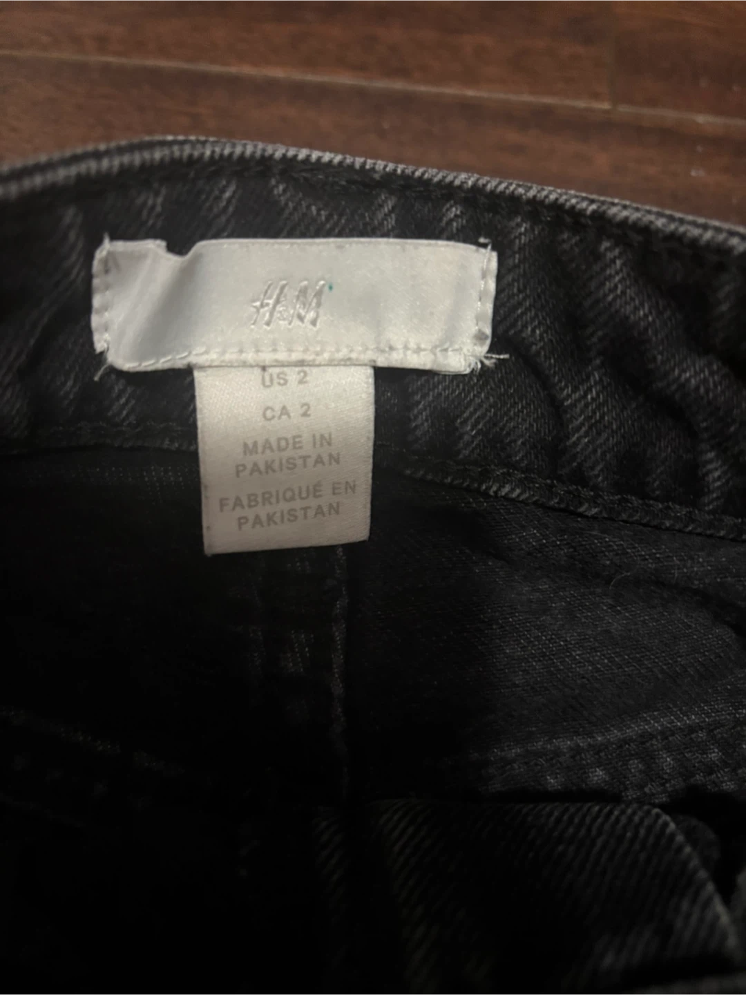 H&M Black Denim Shorts - Size US 2 - photo 3