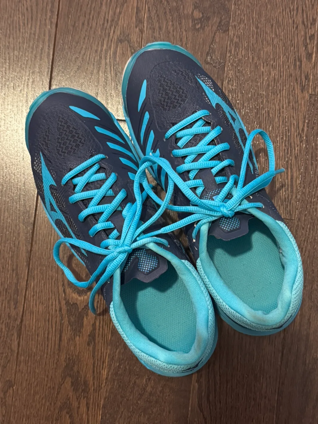 Women’s Size 9 Mizuno Lightning Z4 volleyball court shoes image indicator(3)