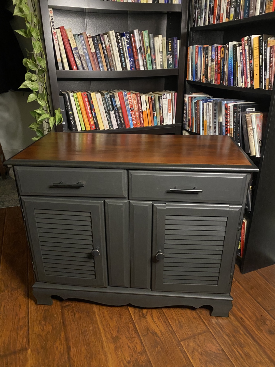 FREE DELIVERY: Modern Buffet Hutch $230 (HRM)