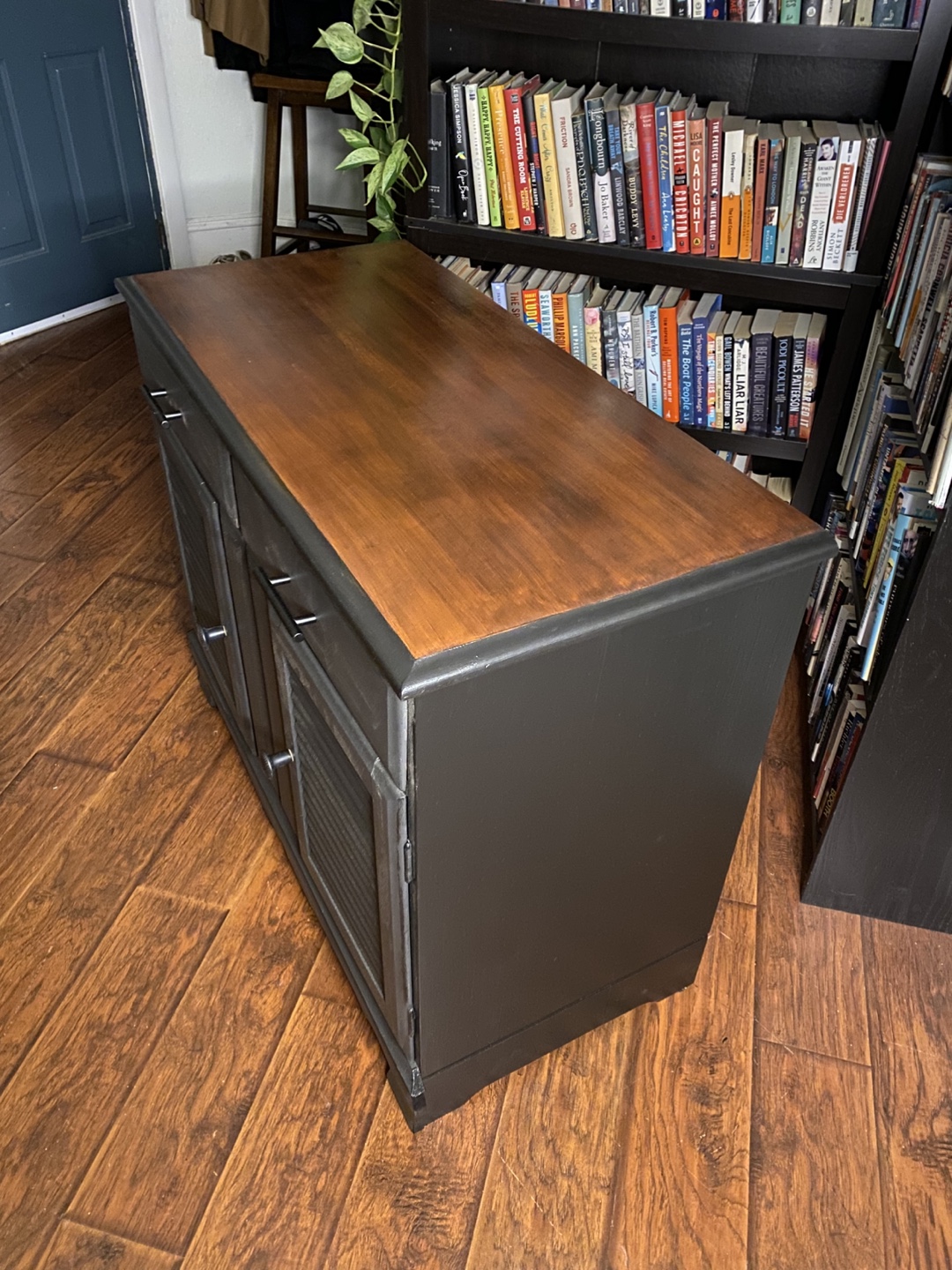 FREE DELIVERY: Modern Buffet Hutch $230 (HRM) - photo 4