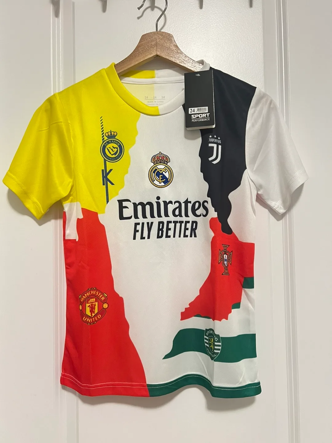 BNWT Kids CR7 Ronaldo Special Kit image indicator(4)