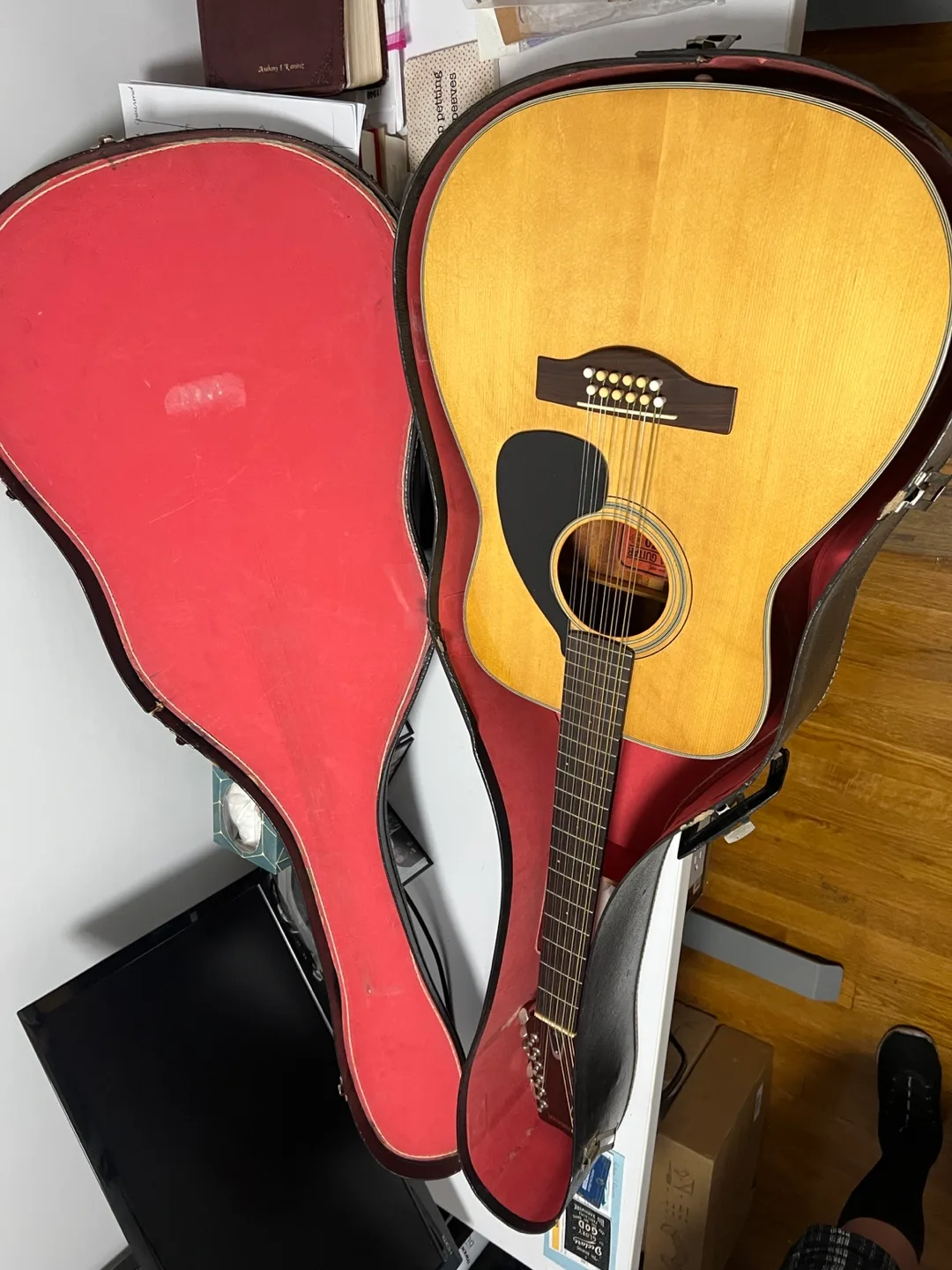 Yamaha FG-230 12-String Acoustic Guitar image indicator(4)