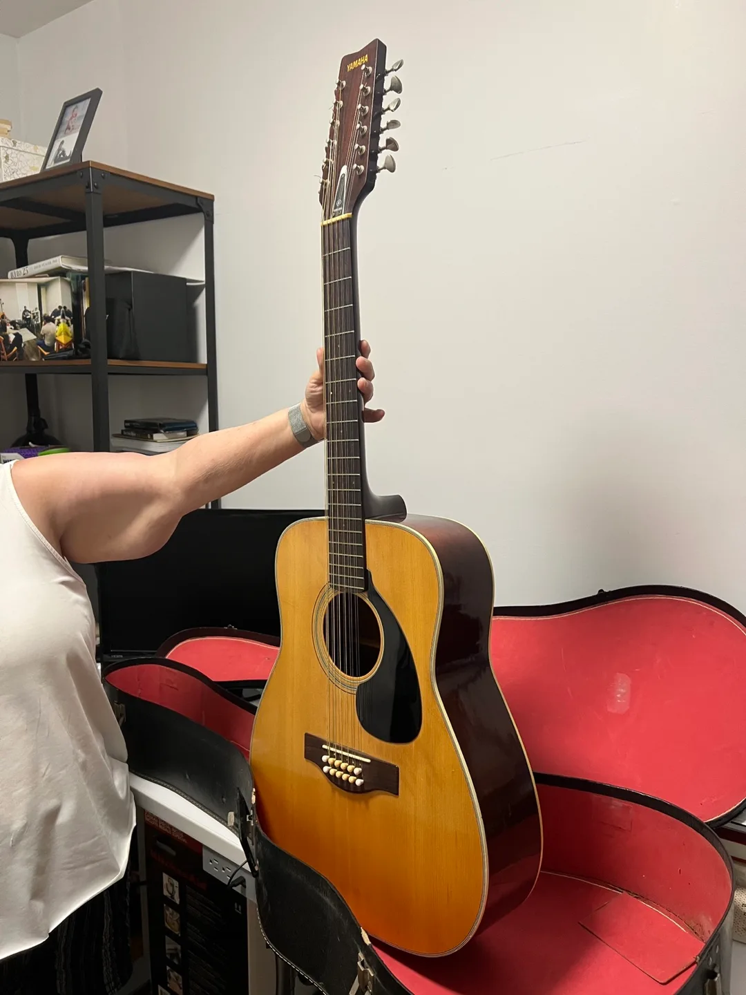 Yamaha FG-230 12-String Acoustic Guitar image indicator(3)