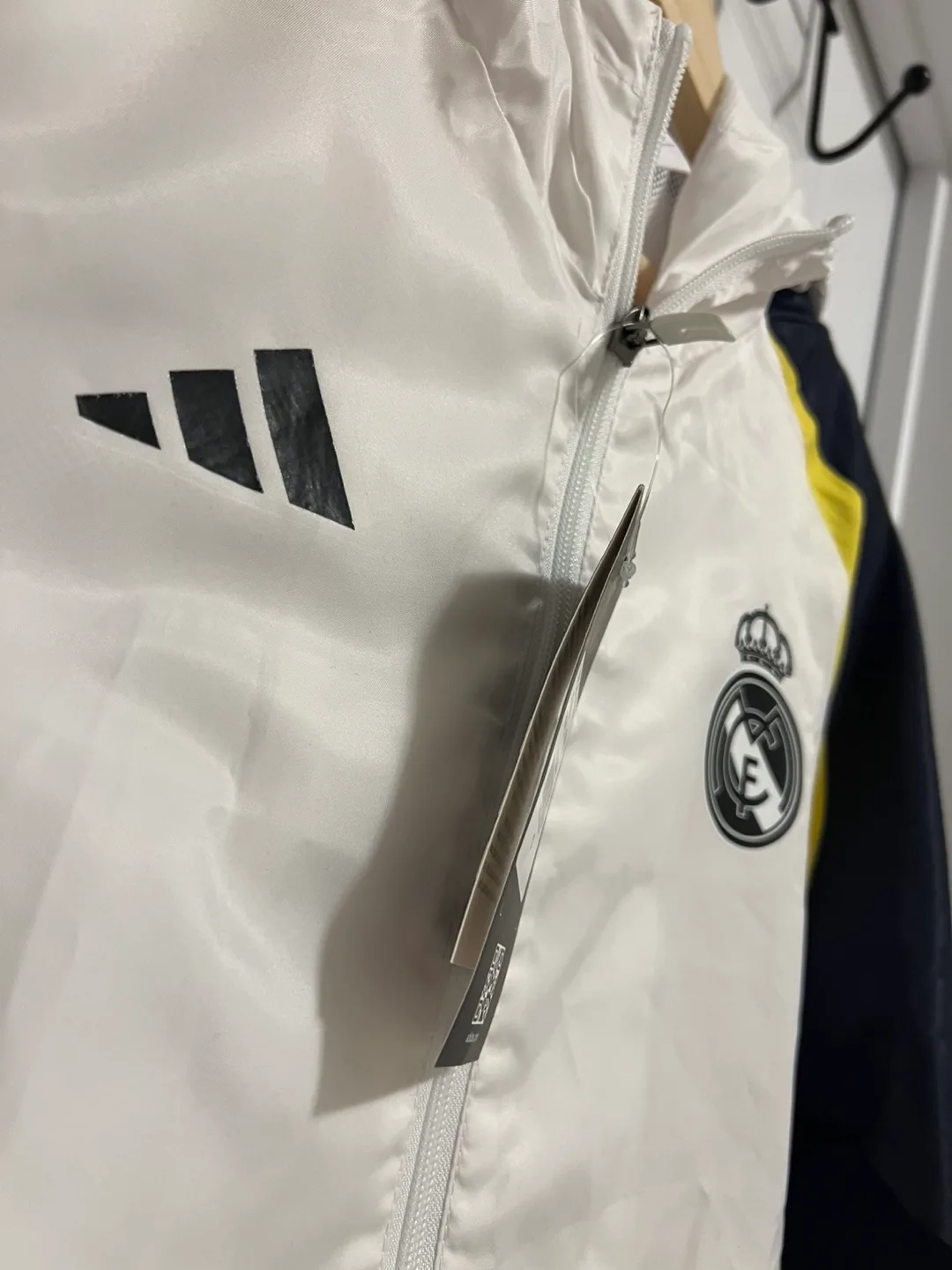 BNWT Adidas Real Madrid S/M Hooded Jacket image indicator(2)