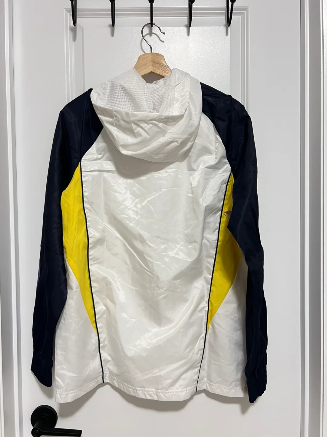 BNWT Adidas Real Madrid S/M Hooded Jacket image indicator(3)