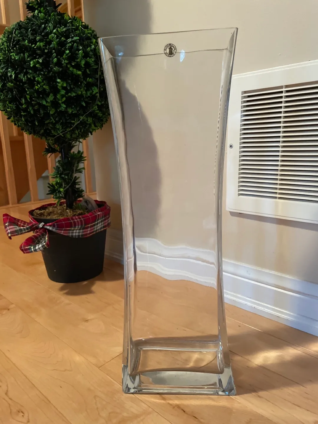 Pulse Blown Glass Vase - 19 inches image indicator(7)