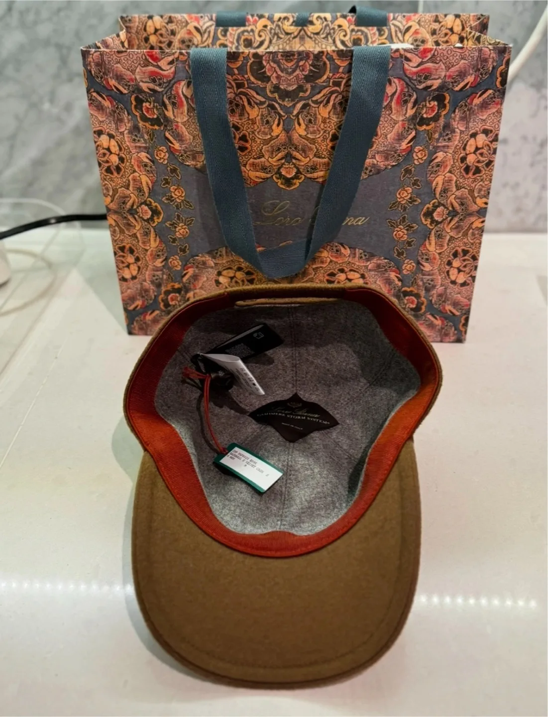 100% authentic cashmere Loro Piana cap image indicator(5)