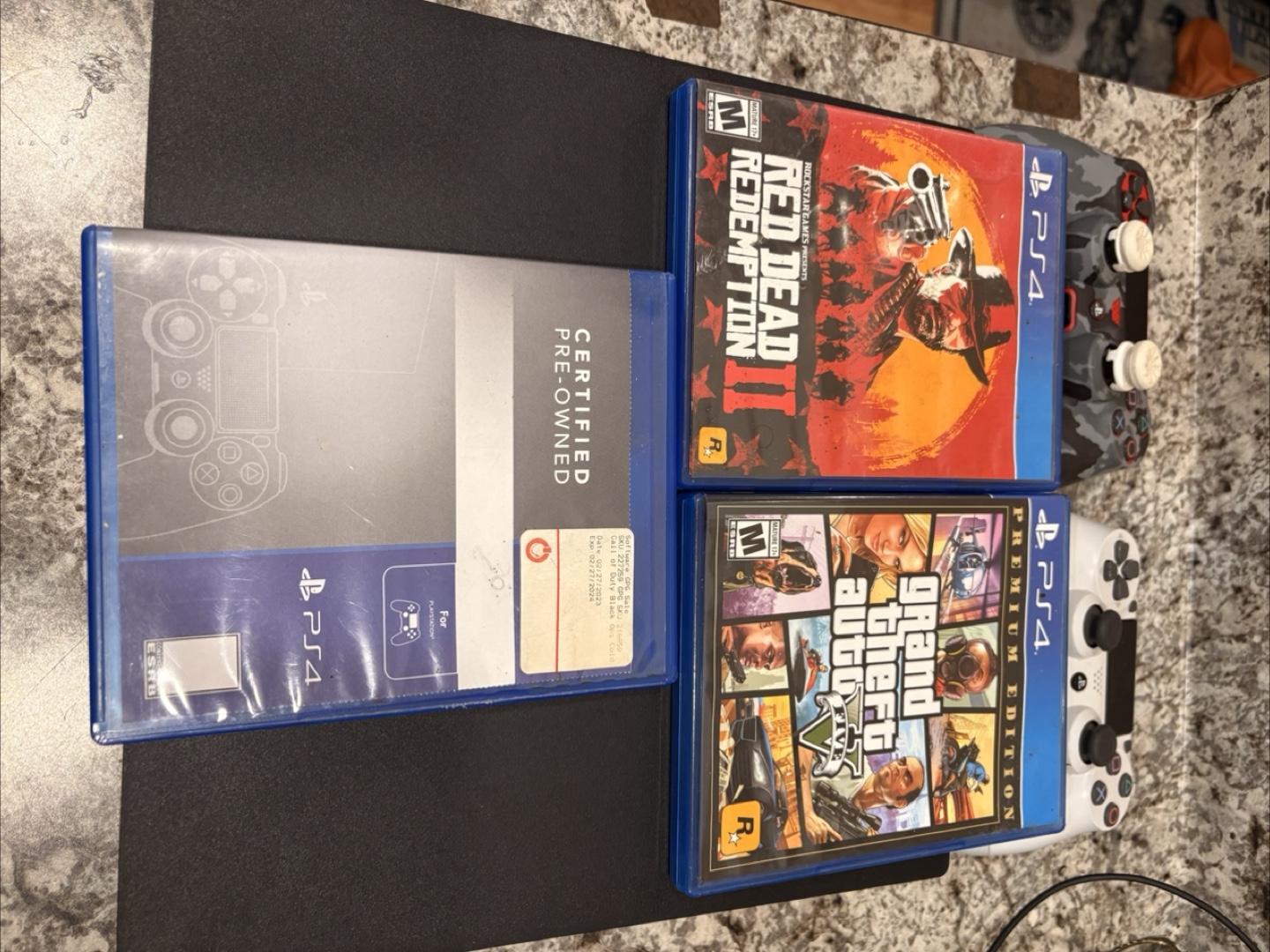 PS4 PRO 1TB And 3 Games