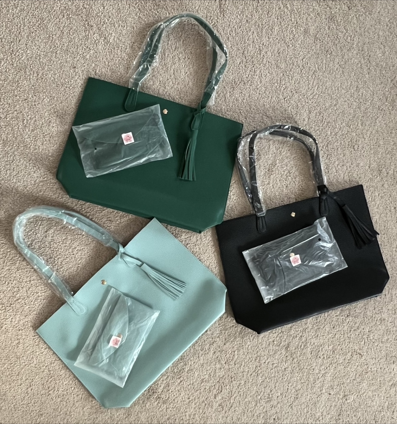 New Faux Leather Tote Bag with Wristlet - photo 2