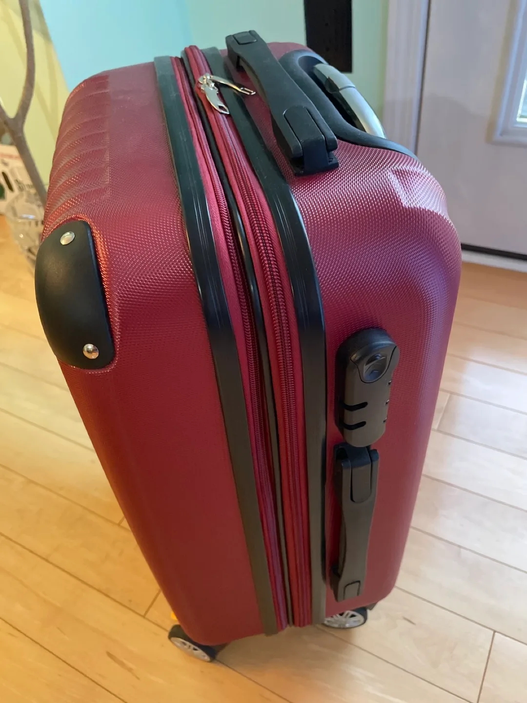 Burgundy Carry-On Suitcase image indicator(5)