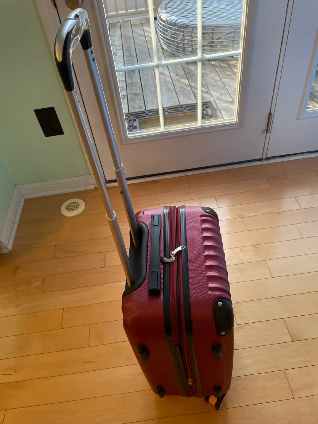 Burgundy Carry-On Suitcase image indicator(2)