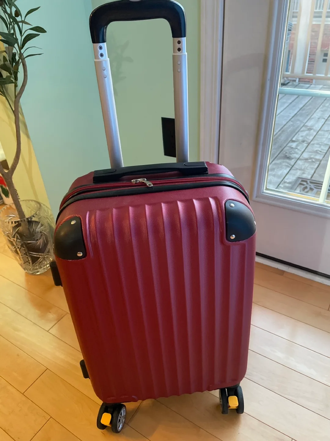 Burgundy Carry-On Suitcase image indicator(3)