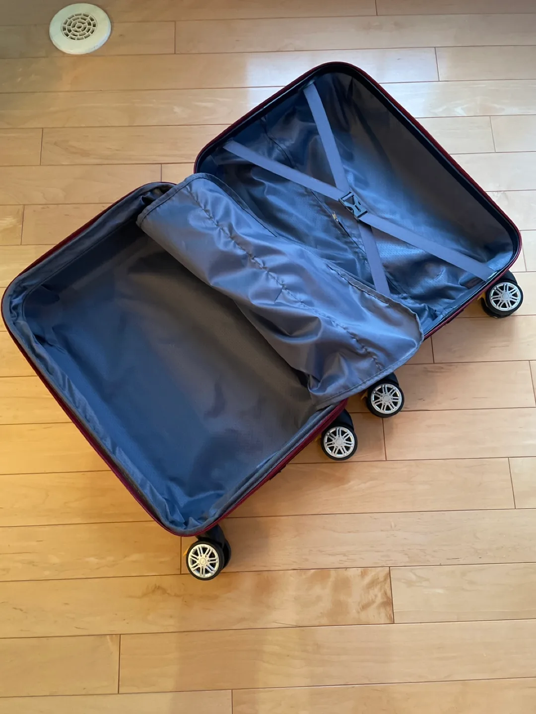 Burgundy Carry-On Suitcase image indicator(10)