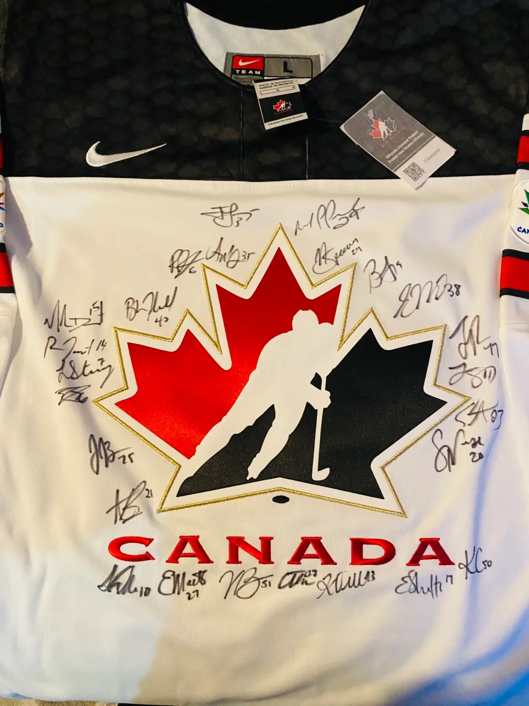 Nike Hockey Canada 2021 WWC Jersey - Autographed, Size L thumbnail